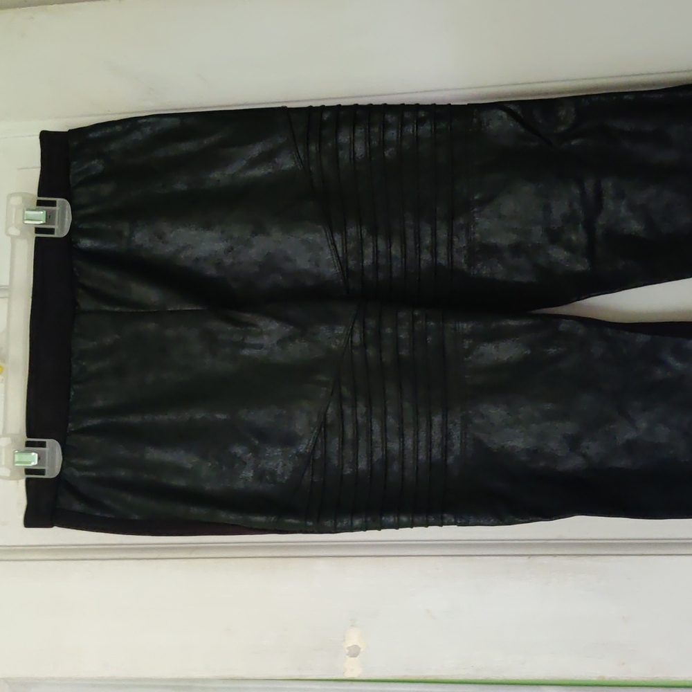 Fake leather leggings